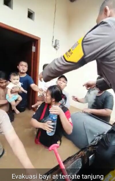 Manado Dikepung Banjir, Seorang Siswi SD Dikabarkan Meninggal