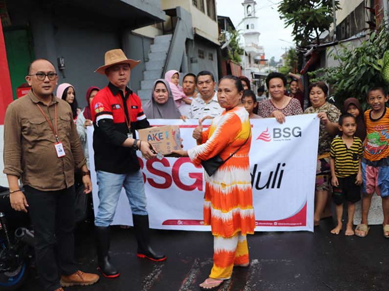 Salurkan 1.000 Paket Makanan Siap Saji di Manado, Pepah: BSG Peduli Korban Bencana