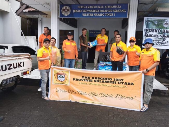 Tak Peduli Guyuran Hujan, Pengurus Kosgoro Sulut Terjun ke Lokasi Banjir Salurkan Bantuan, Warga: Luar Biasa Kami Sangat Terbantu