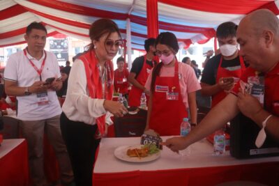 Ketua Tim Penggerak PKK Kota Manado Tinjau Kegiatan Fun Cooking