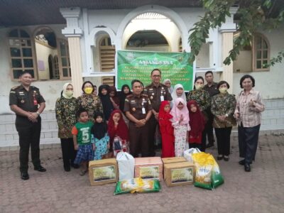 Peringati Bulan Suci Ramadan, Kejati Sulut dan Pengurus IAD Anjangsana di 2 Panti Asuhan