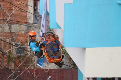Kolaborasi PLN UP3 Manado Bersama Tim BASARNAS Manado Gelar Simulasi Aksi Heroik