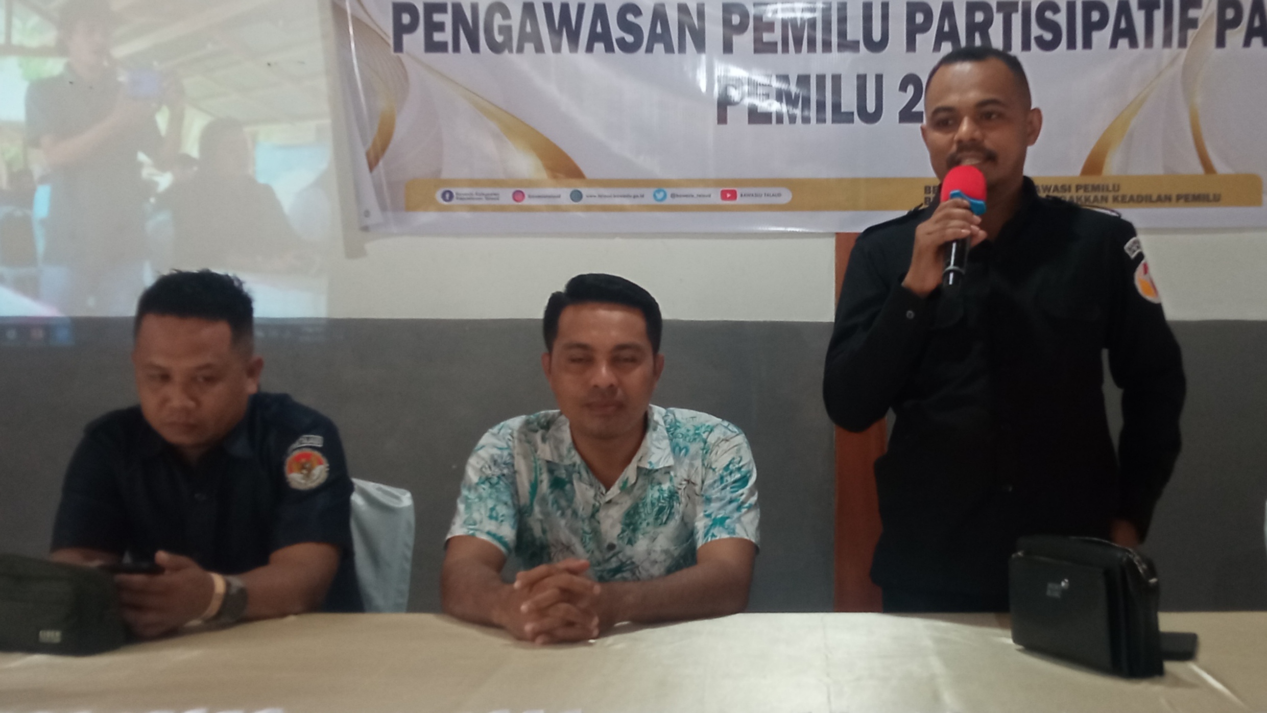 Bawaslu Talaud Gelar Rapat Evaluasi Pengawasan Partisipatif