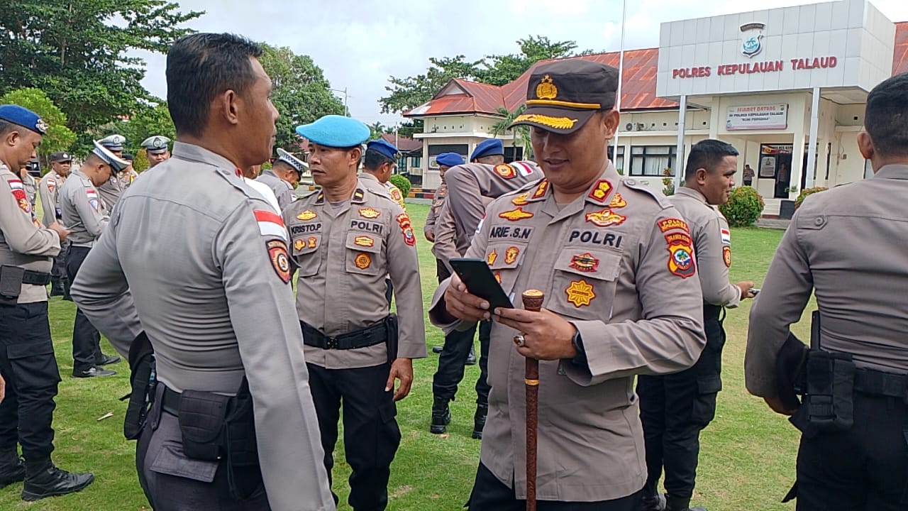 Berantas Judi Online, Kapolres Talaud Sidak Ponsel Personil