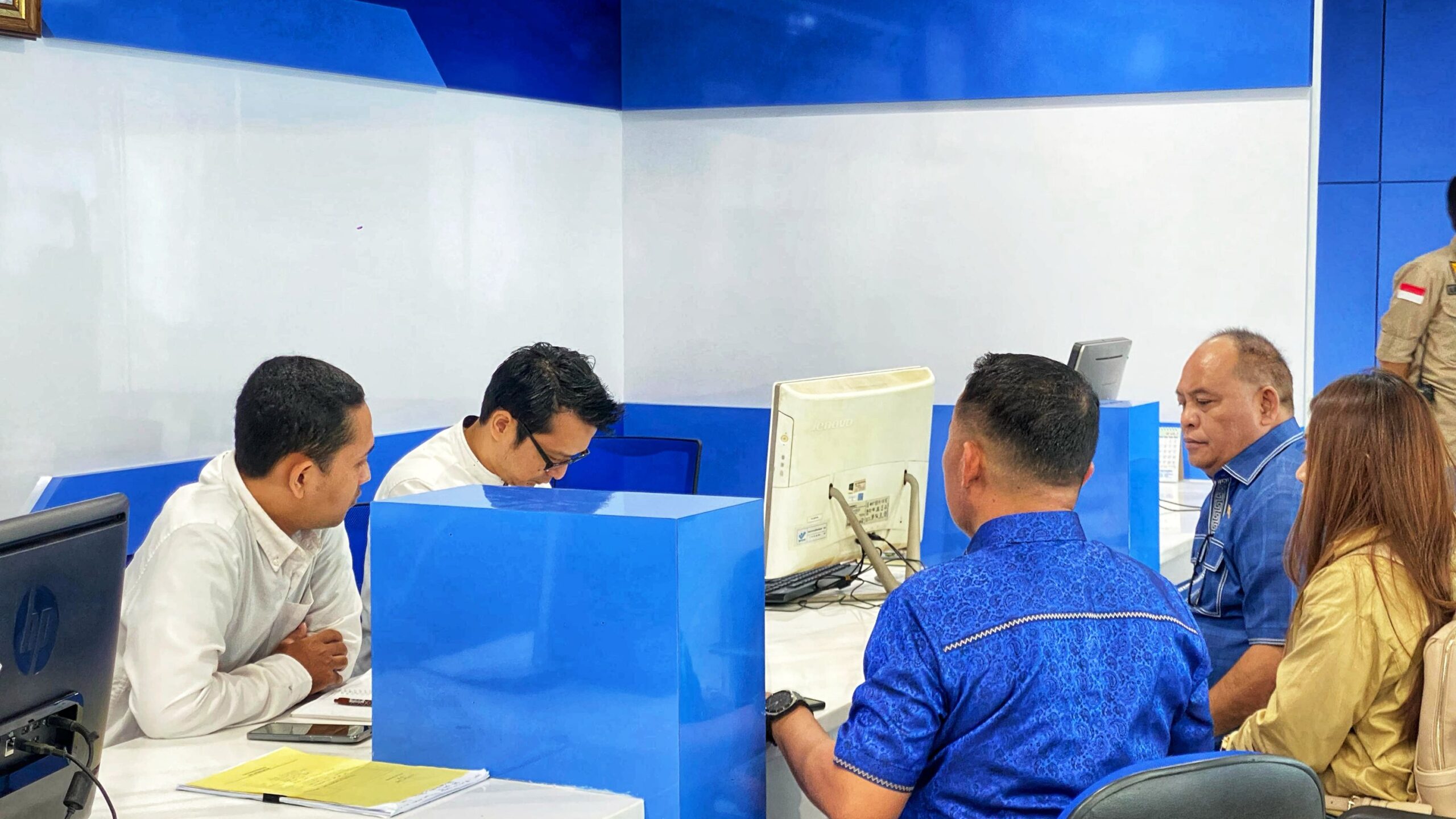 Fraksi Demokrat Desak Pemerintah Segera Pulangkan Warga Talaud yang Disekap di Kamboja Fraksi Demokrat Desak Pemerintah Segera Pulangkan Warga Talaud yang Disekap di Kamboja