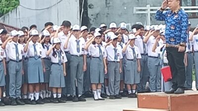 SMAN 7 Manado Maknai Hari Pahlawan dengan Upacara dan Prestasi, Kepsek Hanny Rawung: Jadilah Pahlawan Untuk Pendidikan