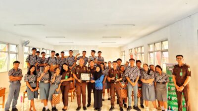 Penyuluhan Hukum Bentuk Karakter Siswa